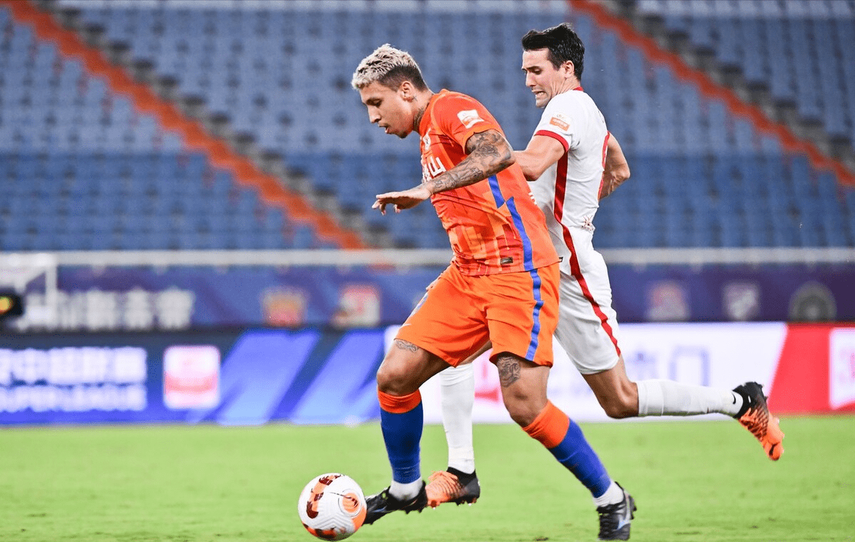 开云体育-包含成都蓉城训练开放日，今晚单刀错失引欢呼，意大利杯在即，轮换策略成焦点的词条